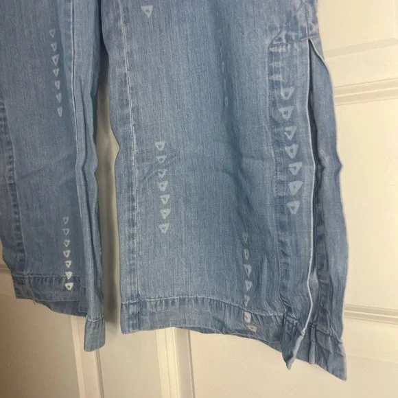 Cloth & Stone Light Denim Flare Jeans - Picture 4 of 9